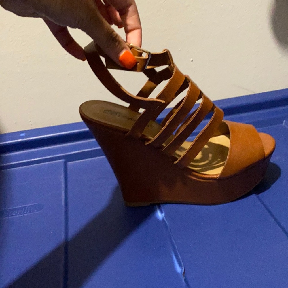 Brown wedges
